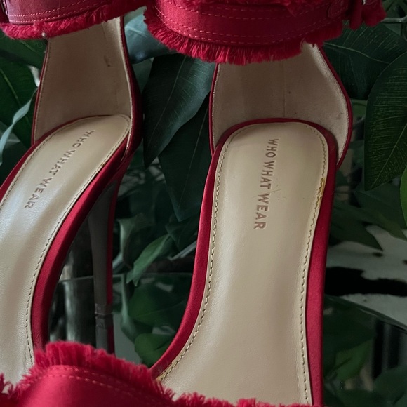 Who What Wear Scarlet Satin Fringe Heels - Picture 4 of 8